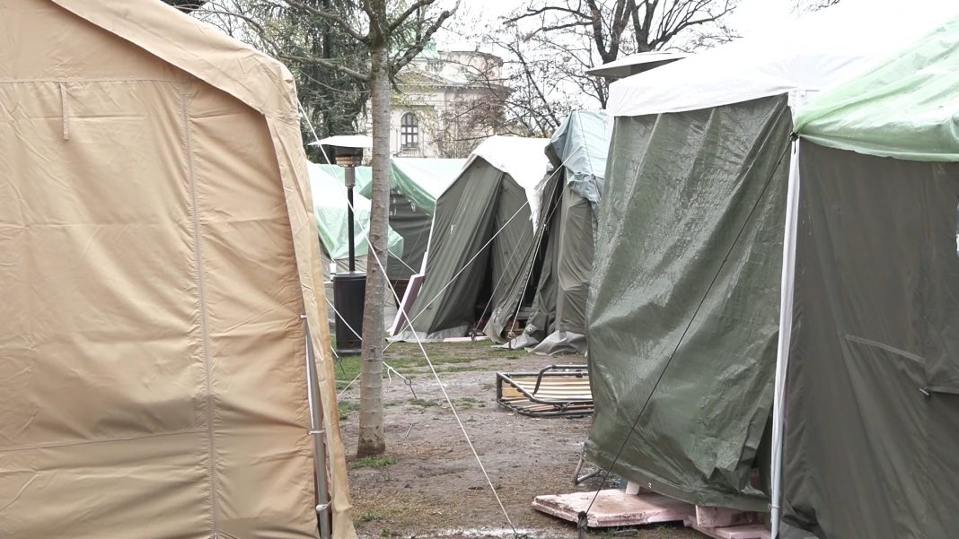 muskarac-optuzen-da-je-pretio-smrcu-studentima-koji-zele-da-uce