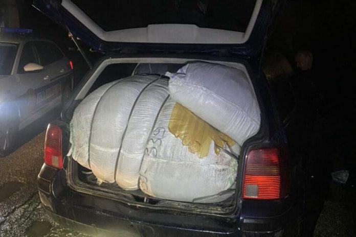 uhapsen-muskarac-iz-tutina-u-crnoj-gori:-pronadjena-roba-vredna-oko-20.000-eura