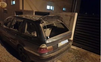 Noć vandalizma u Sjenici: Potpuno razbijen automobil, istraga u toku noc-vandalizma-u-sjenici:-potpuno-razbijen-automobil,-istraga-u-toku