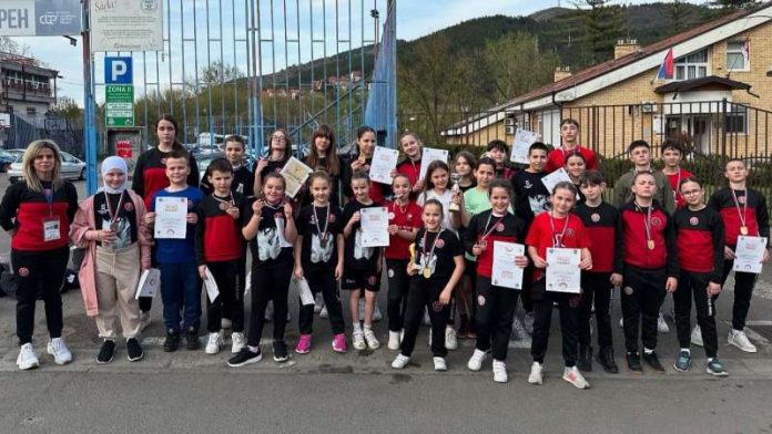 karatisti-feniksa-zapazeni-u-raski