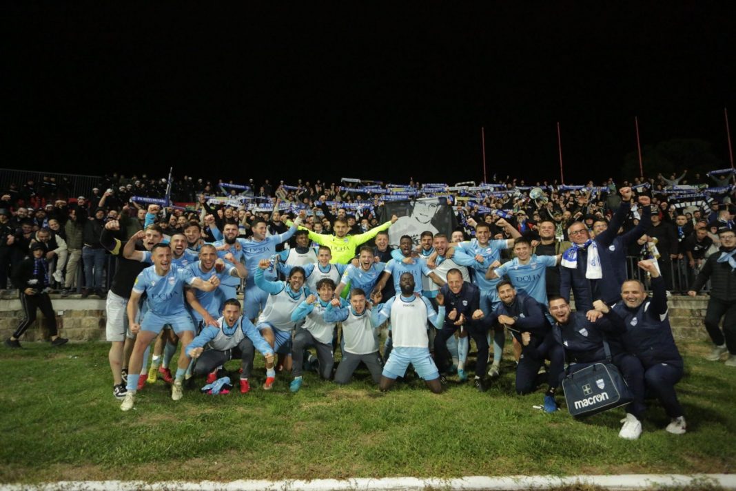 docek-fudbalera-novog-pazara-ispred-gradske-uprave