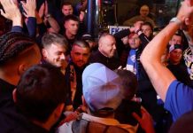 Pazarci sačekali heroje iz Kragujevca: Vi ste ponos naše čaršije… pazarci-sacekali-heroje-iz-kragujevca:-vi-ste-ponos-nase-carsije…