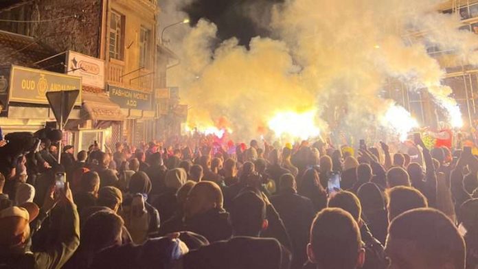 besana-noc:-oko-2500-ljudi-docekalo-heroje-iz-zajecara-u-2.35