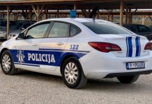 Izboli dečaka isred restorana, pa se dali u beg: Jeziv pokušaj ubistva u Ulcinju izboli-decaka-isred-restorana,-pa-se-dali-u-beg:-jeziv-pokusaj-ubistva-u-ulcinju