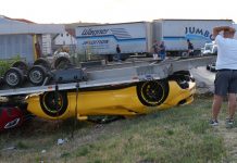 (FOTO) Nezgoda u Preljini: Ferari i mercedes ispali iz prikolice (foto)-nezgoda-u-preljini:-ferari-i-mercedes-ispali-iz-prikolice