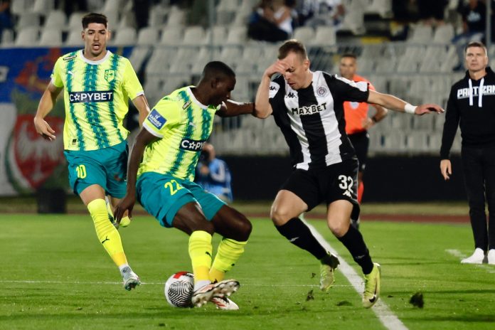 poluvreme-u-humskoj:-partizan-napada,-aek-prezivljava-pred-23.253-navijaca