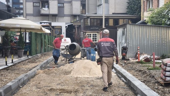 pocelo-parterno-uredjenje-prostora-kod-autobuske-stanice