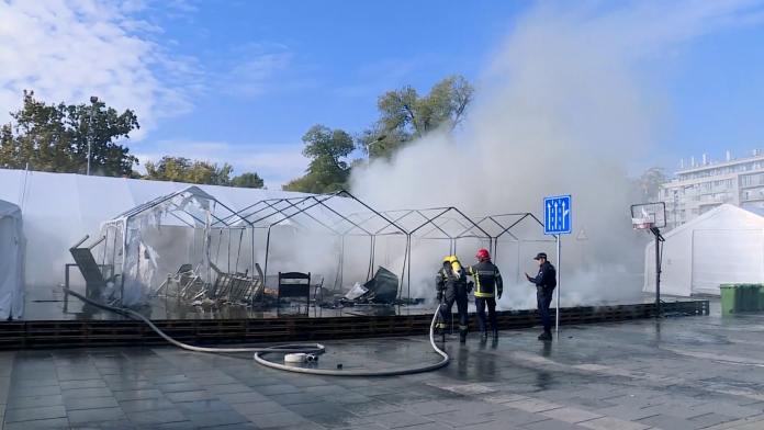 (video)-pozar-i-pucnjava-ispred-narodne-skupstine:-jedna-osoba-uhapsena