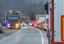 Raška: Povređena jedna osoba u sudaru s prikolicom koja se otkačila s kamiona raska:-povredjena-jedna-osoba-u-sudaru-s-prikolicom-koja-se-otkacila-s-kamiona