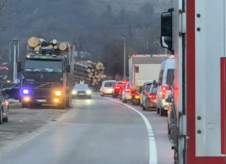 Raška: Povređena jedna osoba u sudaru s prikolicom koja se otkačila s kamiona raska:-povredjena-jedna-osoba-u-sudaru-s-prikolicom-koja-se-otkacila-s-kamiona