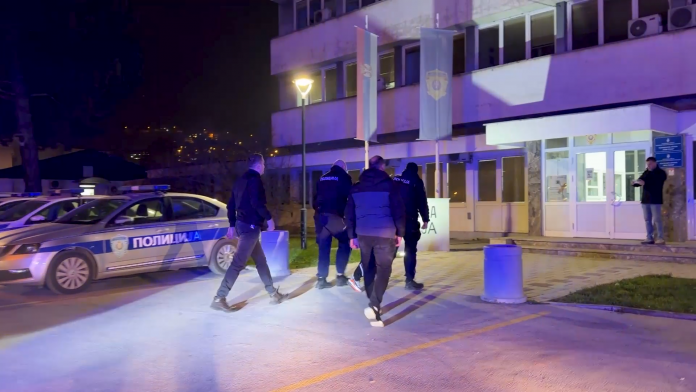 novi-pazar:-uhapsen-policijski-sluzbenik-zbog-sumnje-da-je-pomagao-pljackasu-zlatare