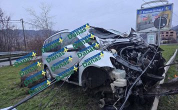 /VIDEO/ Teška saobraćajna nesreća na ulazu u Novi Pazar – JURIO 120 km/h KROZ NASELJE /video/-teska-saobracajna-nesreca-na-ulazu-u-novi-pazar-–-jurio-120-km/h-kroz-naselje