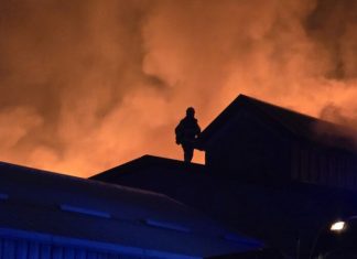 NOVI PAZAR: Sumnja na ljudski faktor – požar počeo iz prostorije za otpad, gust dim prethodio vatrenoj stihiji novi-pazar:-sumnja-na-ljudski-faktor-–-pozar-poceo-iz-prostorije-za-otpad,-gust-dim-prethodio-vatrenoj-stihiji