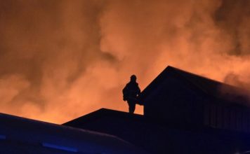 NOVI PAZAR: Sumnja na ljudski faktor – požar počeo iz prostorije za otpad, gust dim prethodio vatrenoj stihiji novi-pazar:-sumnja-na-ljudski-faktor-–-pozar-poceo-iz-prostorije-za-otpad,-gust-dim-prethodio-vatrenoj-stihiji