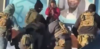 /VIDEO/ Procurio snimak pucnjave, Trump tvrdi da je ubijeni imao pištolj /video/-procurio-snimak-pucnjave,-trump-tvrdi-da-je-ubijeni-imao-pistolj