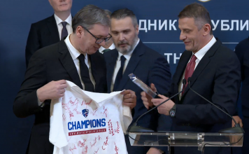 Srbija na krovu Evrope: Predsednik priredio prijem za šampione u vaterpolu srbija-na-krovu-evrope:-predsednik-priredio-prijem-za-sampione-u-vaterpolu
