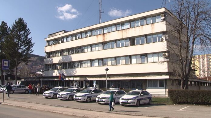 od-privodjenja-do-smrti:-policija-iznijela-svoju-verziju-slucaja-samira-dolovca od-privodjenja-do-smrti:-policija-iznijela-svoju-verziju-slucaja-samira-dolovca