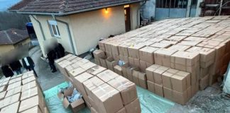 Otac i sin uhapšeni zbog sumnje na organizovani šverc droge kod Kruševca otac-i-sin-uhapseni-zbog-sumnje-na-organizovani-sverc-droge-kod-krusevca