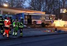 Tragedija u Minhenu: Autobus sletio s puta i udario u zgradu, poginula 13-godišnja djevojčica tragedija-u-minhenu:-autobus-sletio-s-puta-i-udario-u-zgradu,-poginula-13-godisnja-djevojcica