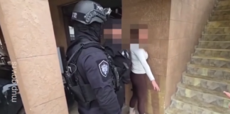 UHAPŠENA S. D. (1990) – U firmi UKRALA gotovo 150 miliona dinara /VIDEO/ uhapsena-s-d.-(1990)-–-u-firmi-ukrala-gotovo-150-miliona-dinara-/video/