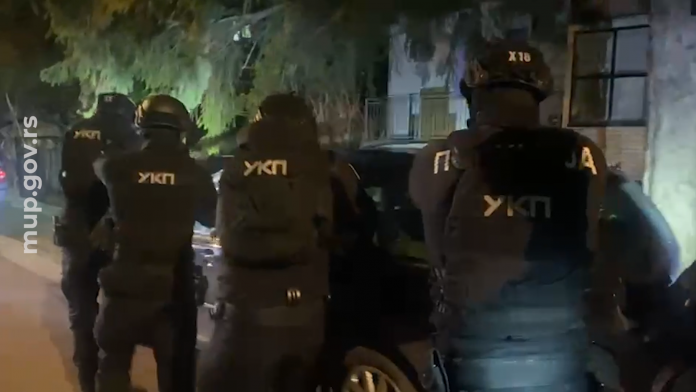 (video,-foto)-zaplena-oko-pola-miliona-tableta-u-zemunu,-uhapsene-dve-osobe (video,-foto)-zaplena-oko-pola-miliona-tableta-u-zemunu,-uhapsene-dve-osobe