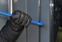 Filmska krađa u Sandžaku: Ušao u kafić kroz pocijepani balon i ukrao novac filmska-kradja-u-sandzaku:-usao-u-kafic-kroz-pocijepani-balon-i-ukrao-novac