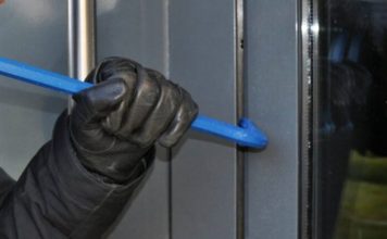 Filmska krađa u Sandžaku: Ušao u kafić kroz pocijepani balon i ukrao novac filmska-kradja-u-sandzaku:-usao-u-kafic-kroz-pocijepani-balon-i-ukrao-novac