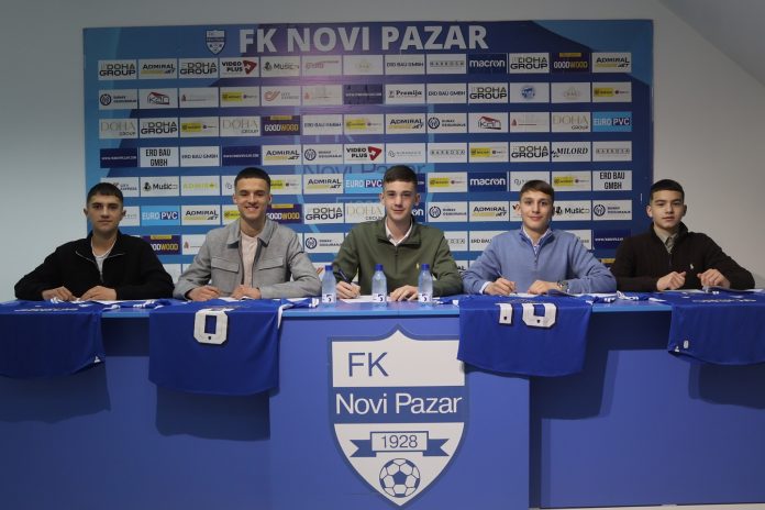 buducnost-kluba-u-sigurnim-rukama:-novi-pazar-potpisao-ugovore-sa-petoricom-mladih-fudbalera