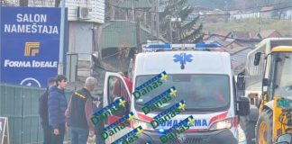 Udes u centru Novog Pazara: Automobil tutinskih tablica udario u autobus Ozlema udes-u-centru-novog-pazara:-automobil-tutinskih-tablica-udario-u-autobus-ozlema