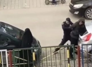 VIDEO snimak hapšenja u Novom Pazaru: Prijetio supruzi, policija reagovala u sekundi video-snimak-hapsenja-u-novom-pazaru:-prijetio-supruzi,-policija-reagovala-u-sekundi