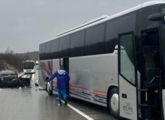 Poginula jedna osoba! Stravičan udes autobusa i automobila u Crnoj Gori poginula-jedna-osoba!-stravican-udes-autobusa-i-automobila-u-crnoj-gori