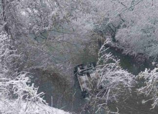 DRAMA u Sandžaku: Automobil sa četiri žene sletio u rijeku, mještani i vatrogasci spriječili tragediju drama-u-sandzaku:-automobil-sa-cetiri-zene-sletio-u-rijeku,-mjestani-i-vatrogasci-sprijecili-tragediju