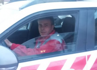 Ovo je heroj! Vozač bolnice spasio četiri žene iz automobila ovo-je-heroj!-vozac-bolnice-spasio-cetiri-zene-iz-automobila