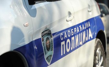 Policija u Zrenjaninu zaustavila i oduzela kamion vozaču koji je vozio bez dozvole policija-u-zrenjaninu-zaustavila-i-oduzela-kamion-vozacu-koji-je-vozio-bez-dozvole