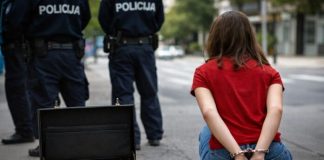 Sandžak: Djevojka zloupotrebila povjerenje starca i ukrala više od 70.000 eura sandzak:-djevojka-zloupotrebila-povjerenje-starca-i-ukrala-vise-od-70.000-eura