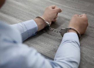 VELIKA AKCIJA U NOVOM PAZARU: Prodavao falsifikate i preko kurira – policija upala i zaplenila robu vrednu! velika-akcija-u-novom-pazaru:-prodavao-falsifikate-i-preko-kurira-–-policija-upala-i-zaplenila-robu-vrednu!