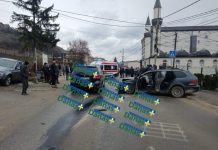 VIDEO TEŠKE SAOBRAĆAJNE NESREĆE U NOVOM PAZARU: Dvoje povrijeđenih nakon direktnog sudara, džip preticao kolonu pa se zakucao u Golf video-teske-saobracajne-nesrece-u-novom-pazaru:-dvoje-povrijedjenih-nakon-direktnog-sudara,-dzip-preticao-kolonu-pa-se-zakucao-u-golf