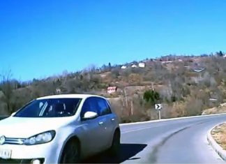 ŠOKANTAN SNIMAK: Vozač sijekao krivinu i vozio suprotnom trakom – tragedija izbjegnuta za dlaku! sokantan-snimak:-vozac-sijekao-krivinu-i-vozio-suprotnom-trakom-–-tragedija-izbjegnuta-za-dlaku!