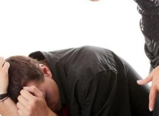 Žena tukla supruga, prijetila mu nožem i tražila novac zena-tukla-supruga,-prijetila-mu-nozem-i-trazila-novac