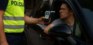 Vožnja pod kokainom: Policija reagovala i isključila trojicu vozača iz saobraćaja voznja-pod-kokainom:-policija-reagovala-i-iskljucila-trojicu-vozaca-iz-saobracaja