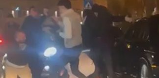 VIDEO – Masovna tuča u strogom centru Novog Pazara, policija radi na identifikaciji učesnika video-–-masovna-tuca-u-strogom-centru-novog-pazara,-policija-radi-na-identifikaciji-ucesnika