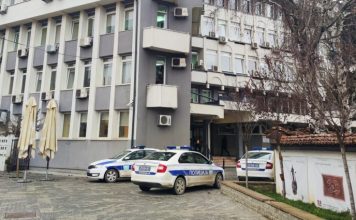 Reagovanje porodice Lakota iz Sjenice nakon vijesti o ponovnom suđenju: Demantuju navode o porodičnim odnosima reagovanje-porodice-lakota-iz-sjenice-nakon-vijesti-o-ponovnom-sudjenju:-demantuju-navode-o-porodicnim-odnosima