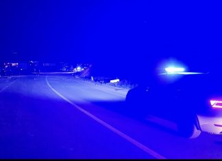 VIDEO Teška saobraćajna nesreća kod Novog Pazara: Audi smrskan nakon sudara sa kamionom, više osoba povređeno video-teska-saobracajna-nesreca-kod-novog-pazara:-audi-smrskan-nakon-sudara-sa-kamionom,-vise-osoba-povredjeno