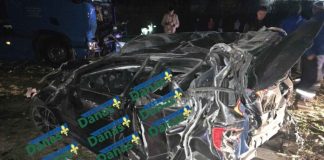 HOROR U NOVOM PAZARU: Audi A3 smrskan nakon sudara s kamionom horor-u-novom-pazaru:-audi-a3-smrskan-nakon-sudara-s-kamionom