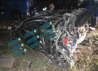 HOROR U NOVOM PAZARU: Audi A3 smrskan nakon sudara s kamionom horor-u-novom-pazaru:-audi-a3-smrskan-nakon-sudara-s-kamionom