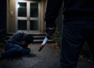 Opširnije o krvavoj noć u Novom Pazaru: Nakon svađe ispred zgrade uslijedio napad nožem opsirnije-o-krvavoj-noc-u-novom-pazaru:-nakon-svadje-ispred-zgrade-uslijedio-napad-nozem