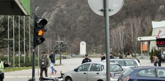 Udes u centru Prijepolja – Povrijeđen motociklista udes-u-centru-prijepolja-–-povrijedjen-motociklista