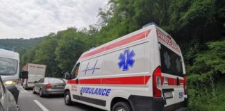 Sudar autobusa i kamiona kod Trnave: Tri osobe povređene sudar-autobusa-i-kamiona-kod-trnave:-tri-osobe-povredjene