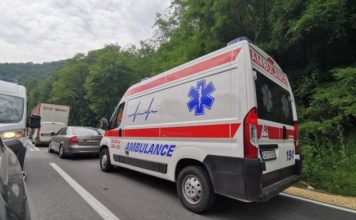 Sudar autobusa i kamiona kod Trnave: Tri osobe povređene sudar-autobusa-i-kamiona-kod-trnave:-tri-osobe-povredjene