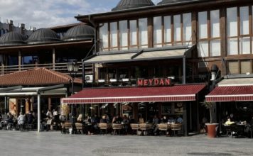 PROREŽIMSKI MEDIJI OBJAVILI: Tuča u Novom Pazaru – sukob Muratovića i Zukorlića u restoranu „Mejdan“ prorezimski-mediji-objavili:-tuca-u-novom-pazaru-–-sukob-muratovica-i-zukorlica-u-restoranu-„mejdan“